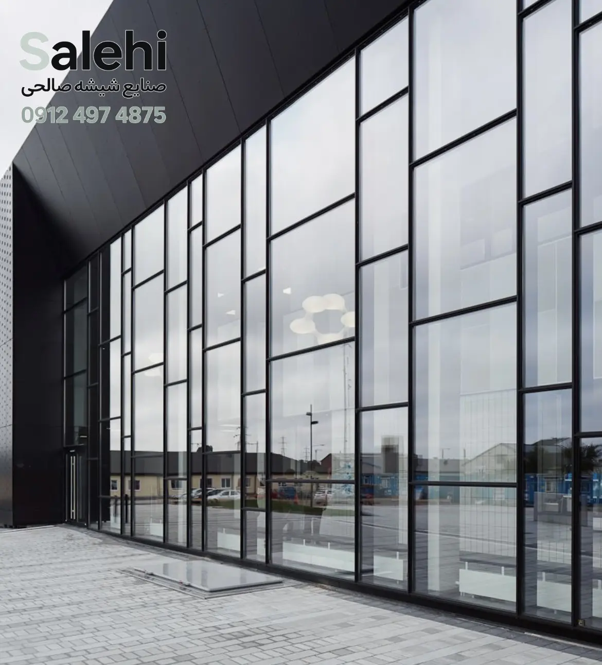 نمای شیشه ای ساختمان