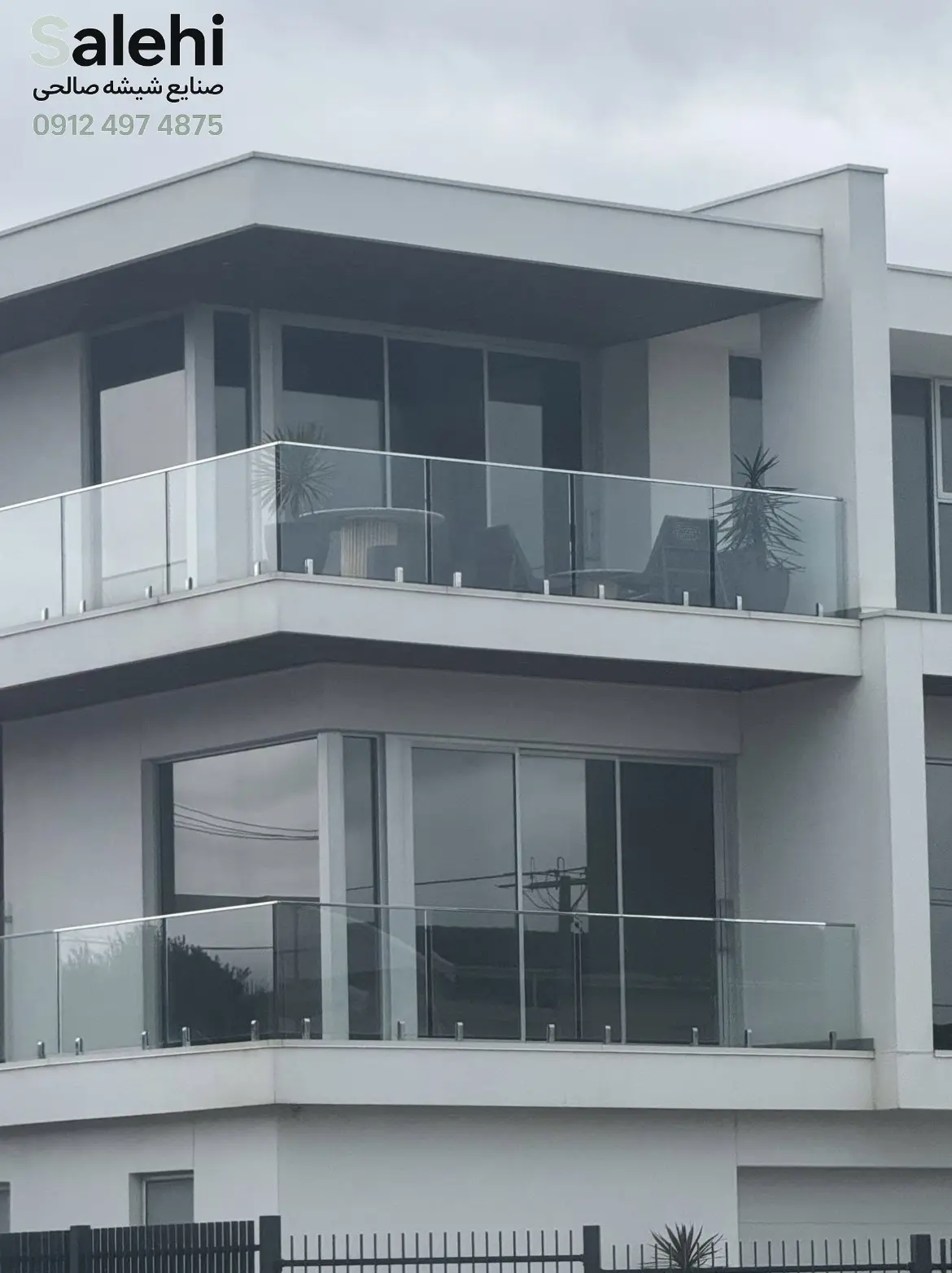 نمونه نما با شیشه سکوریت